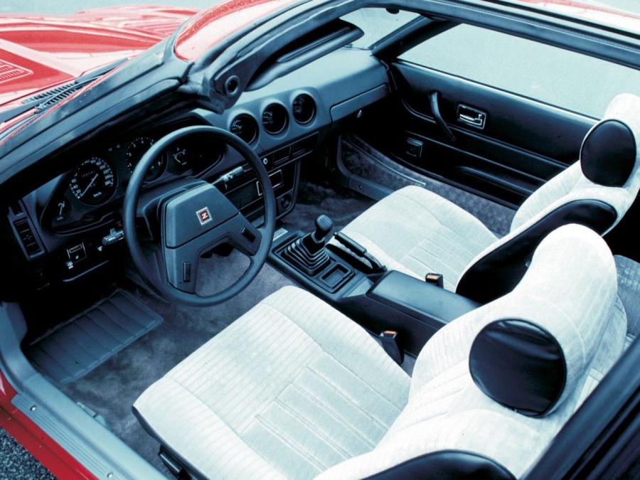  Datsun 280ZX 2by2 T-Roof 1980 года  (фото 6 из 6)